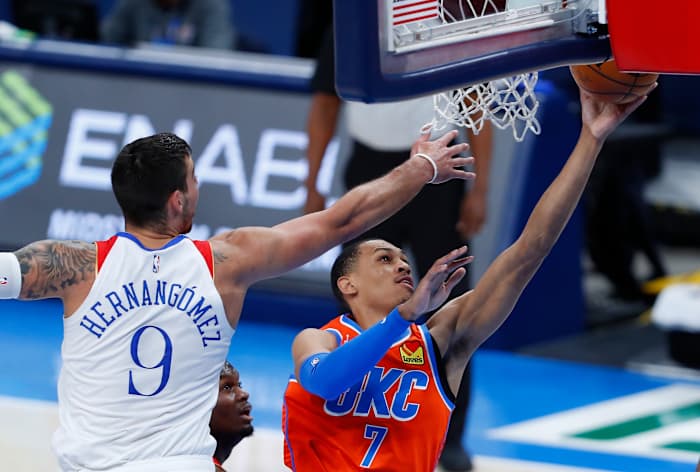 Willy Hernangomez, Darius Bazley